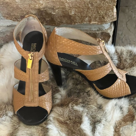 Michael Kors heels - Picture 4 of 5